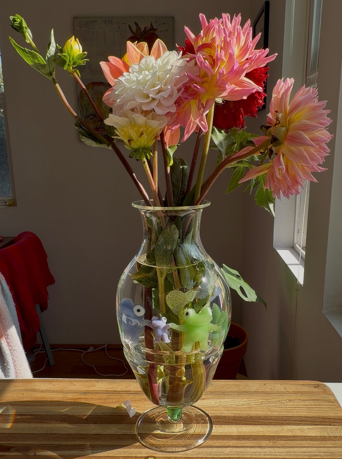 Frog Family Vase